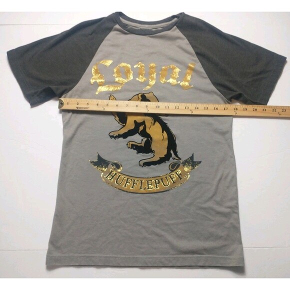 Harry Potter Universal Studios Loyal Hufflepuff Shirt Mens Small Gray Black Gold - Picture 5 of 10